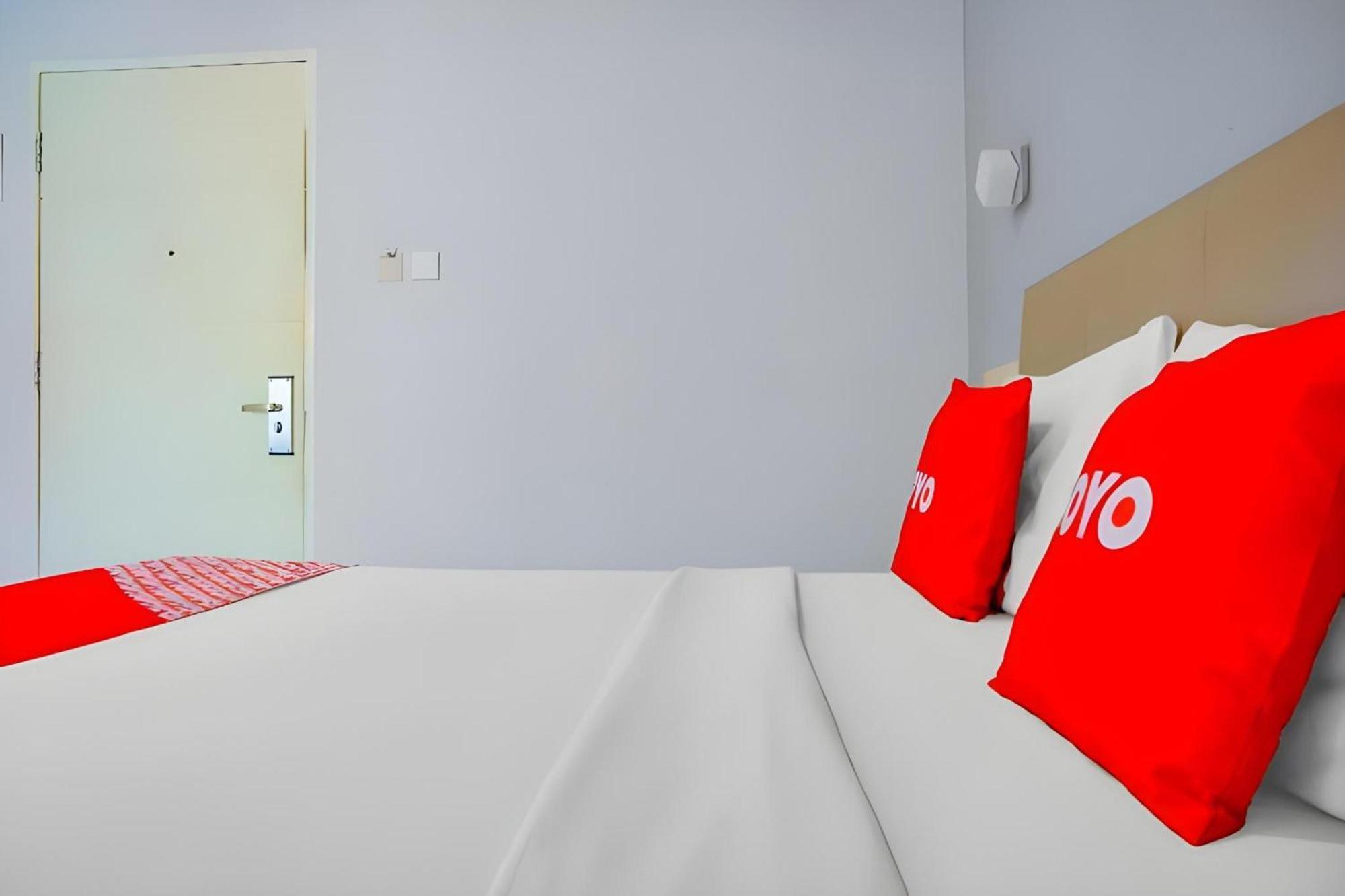 Collection O Hotel Antara Джакарта Екстер'єр фото
