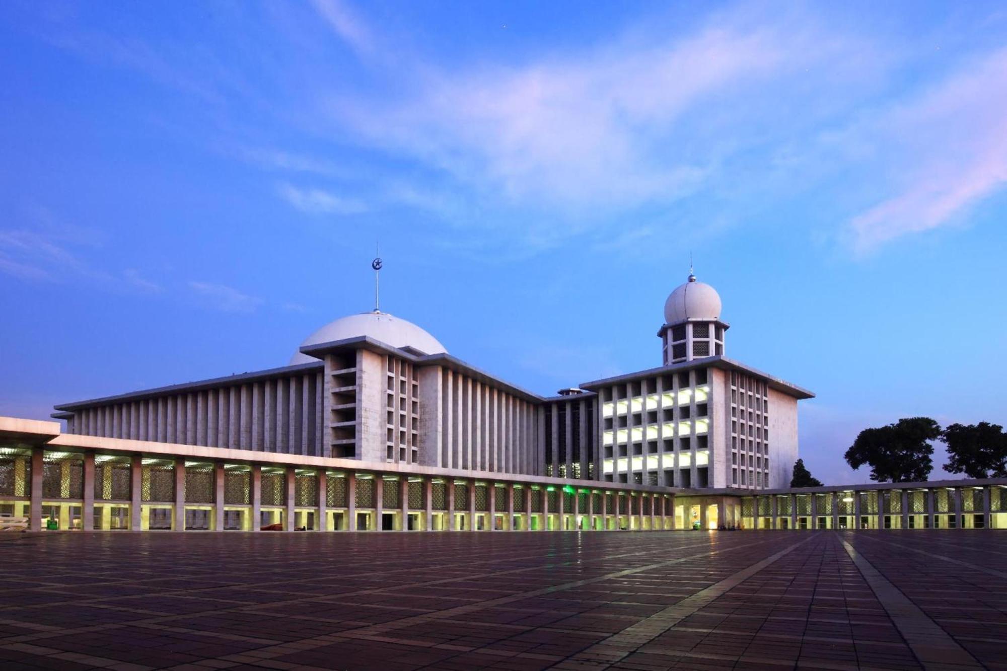 Collection O Hotel Antara Джакарта Екстер'єр фото