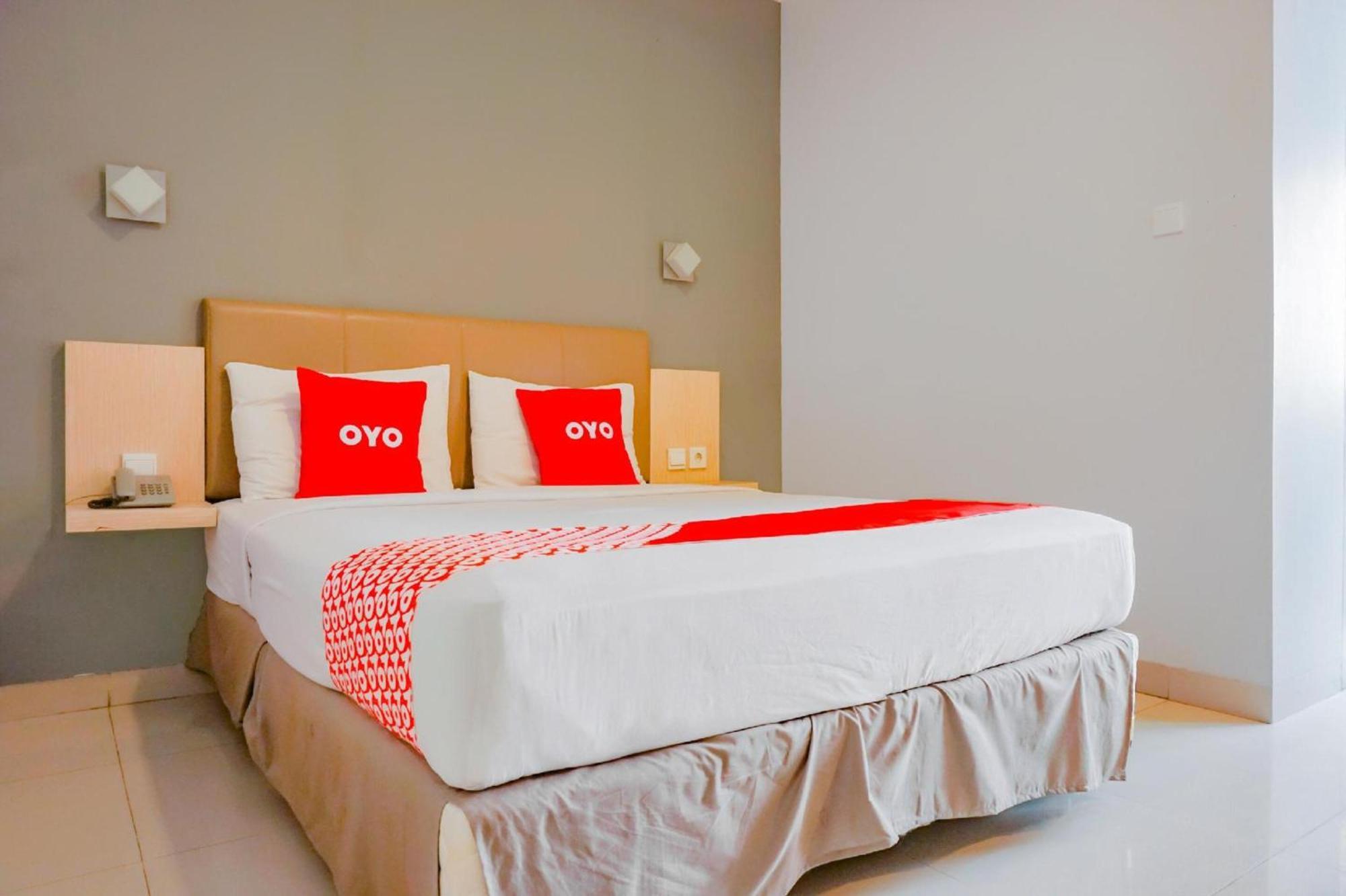 Collection O Hotel Antara Джакарта Екстер'єр фото