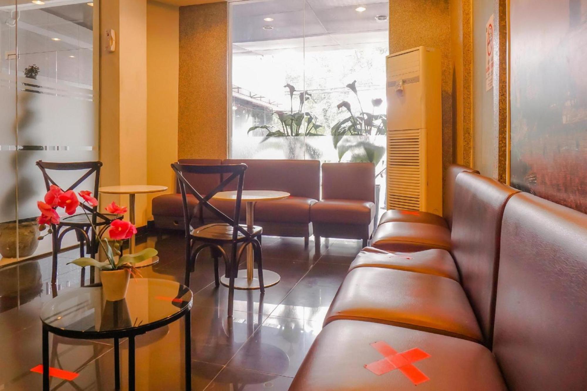 Collection O Hotel Antara Джакарта Екстер'єр фото